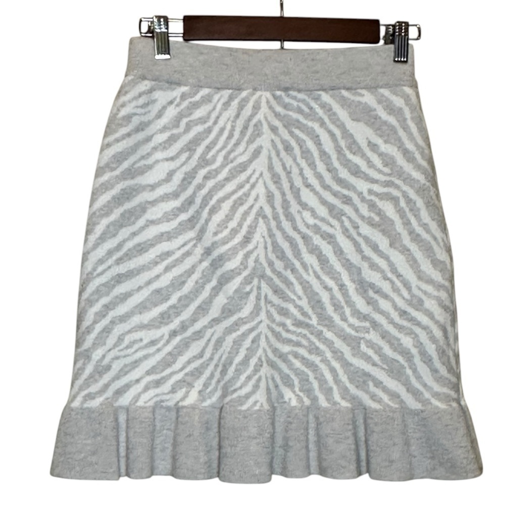 Dolan Womens Skirt XS Sweater Knit Animal Print Zebra Ruffle Hem Grey Wool - Picture 4 of 8
